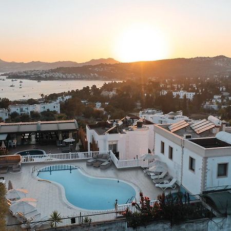 Queen Boutique Hotel ビテツ エクステリア 写真